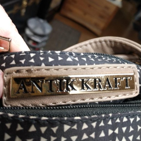 Antik Kraft Tan Boho Fringe Bucket Handbag - Picture 4 of 4